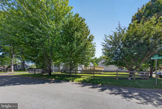 803 WOODLAND AVE, Wilmington, DE 19808