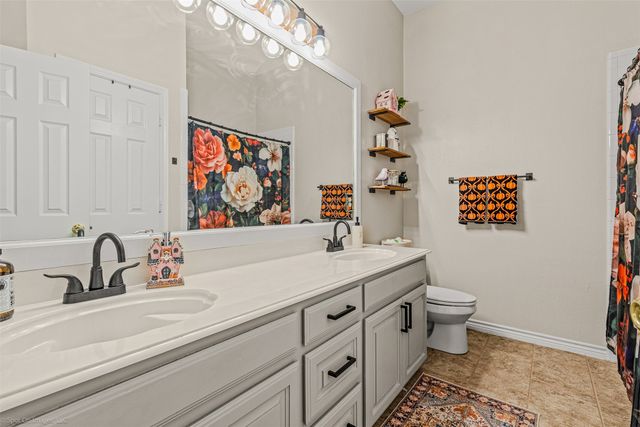 1687 Sportsman Lane, Van Alstyne, TX 75495