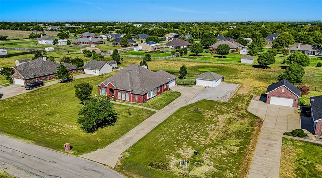 1687 Sportsman Lane, Van Alstyne, TX 75495