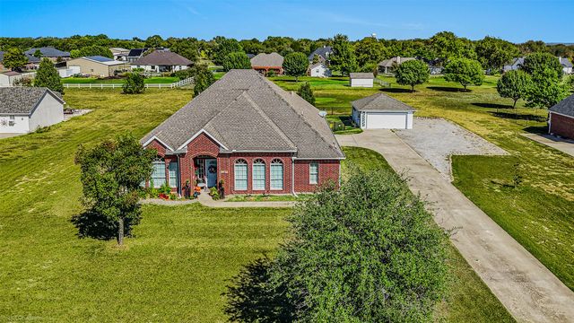 1687 Sportsman Lane, Van Alstyne, TX 75495