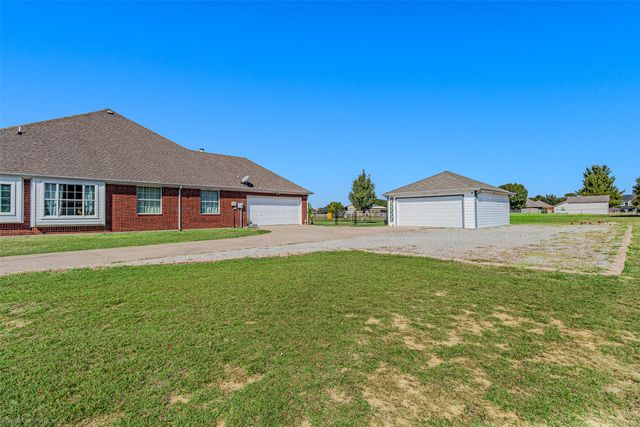 1687 Sportsman Lane, Van Alstyne, TX 75495