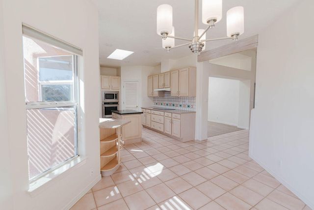 8203 Indigo Court NE, Albuquerque, NM 87122