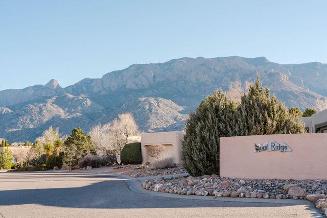 8203 Indigo Court NE, Albuquerque, NM 87122