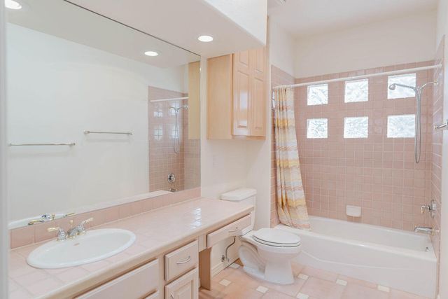 8203 Indigo Court NE, Albuquerque, NM 87122