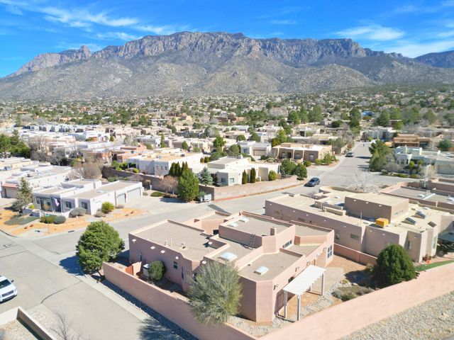 8203 Indigo Court NE, Albuquerque, NM 87122