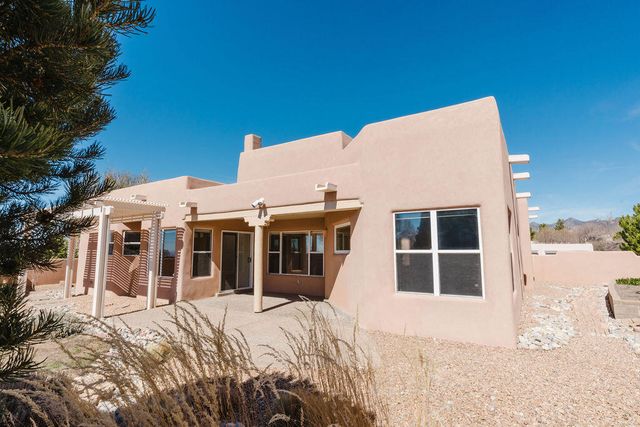 8203 Indigo Court NE, Albuquerque, NM 87122