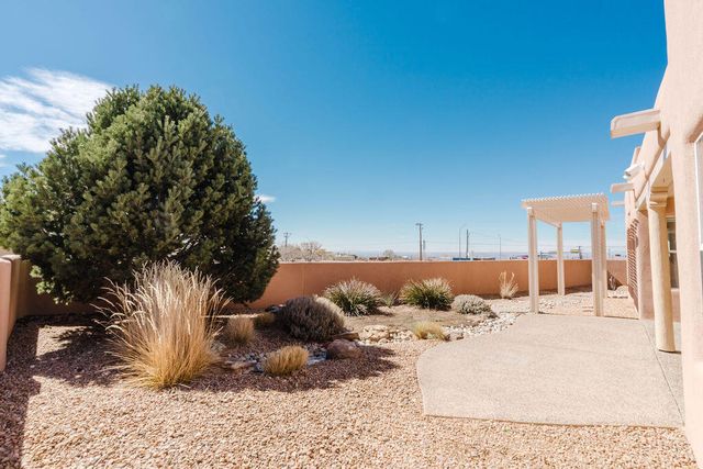 8203 Indigo Court NE, Albuquerque, NM 87122