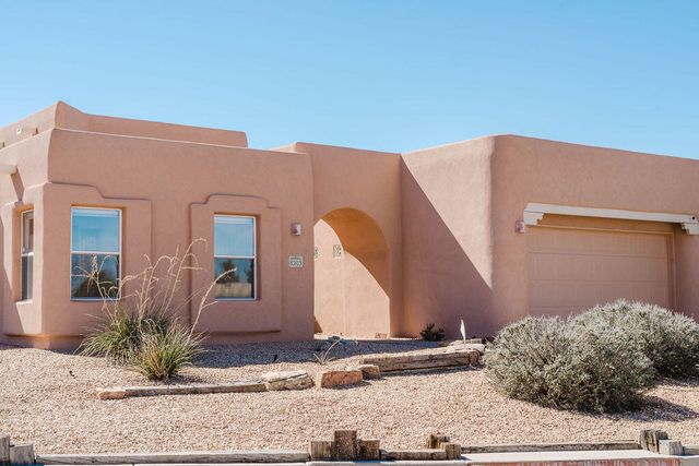 8203 Indigo Court NE, Albuquerque, NM 87122