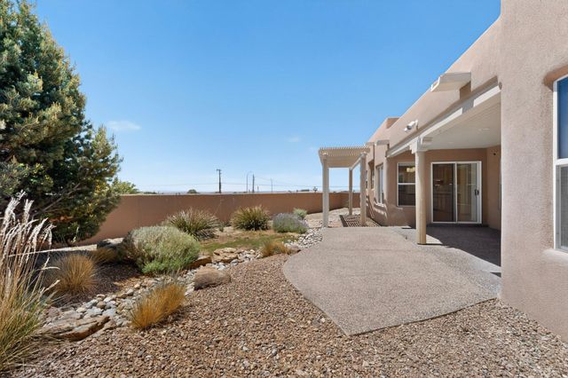 8203 Indigo Court NE, Albuquerque, NM 87122