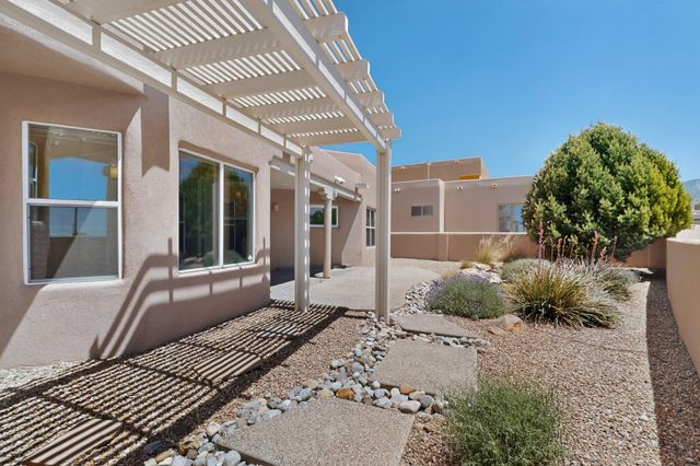 8203 Indigo Court NE, Albuquerque, NM 87122