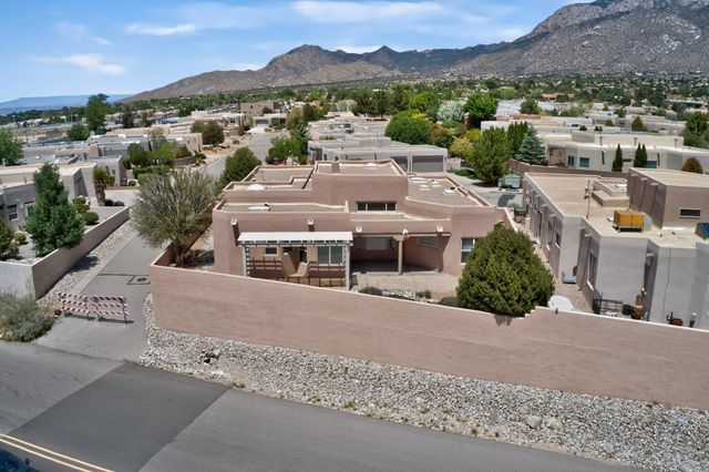 8203 Indigo Court NE, Albuquerque, NM 87122