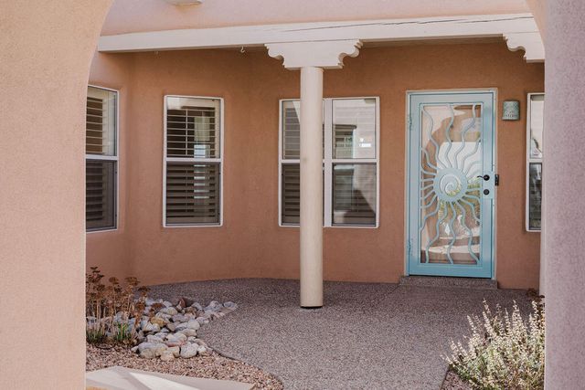 8203 Indigo Court NE, Albuquerque, NM 87122