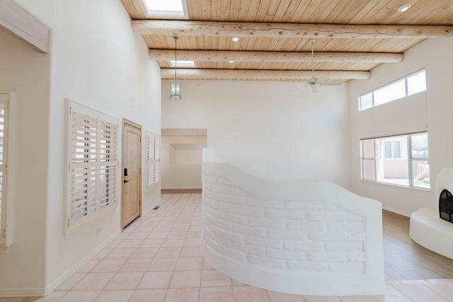 8203 Indigo Court NE, Albuquerque, NM 87122