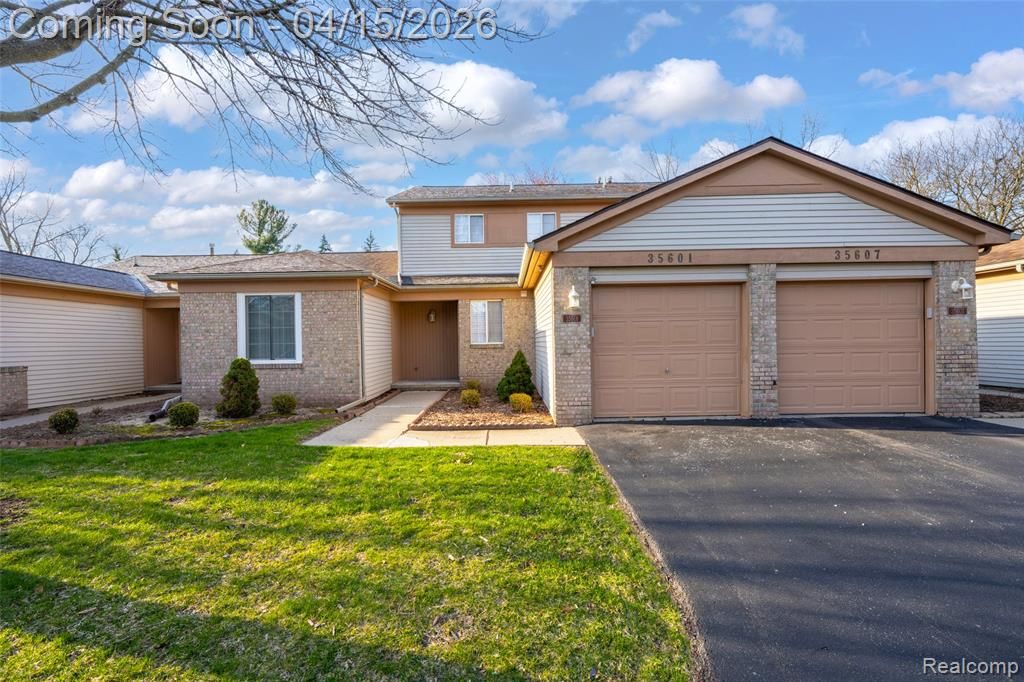 35601 Pheasant Lane, Westland, MI 48185