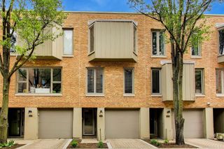 132 Frank Lloyd Wright Lane, Oak Park, IL 60302
