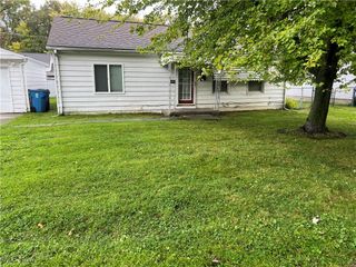 33862 Beachpark Drive, Eastlake, OH 44095