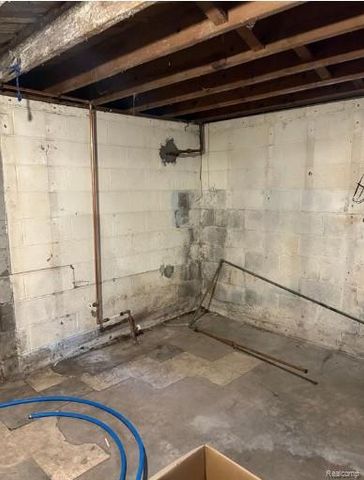 11421 SORRENTO Street, Detroit, MI 48227