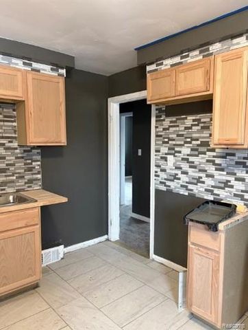 11421 SORRENTO Street, Detroit, MI 48227