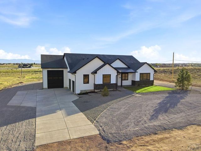 1237 N Challenger Pl, Pueblo West, CO 81007