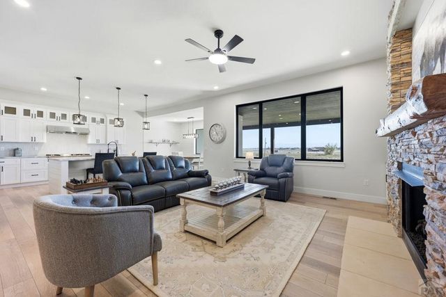 1237 N Challenger Pl, Pueblo West, CO 81007