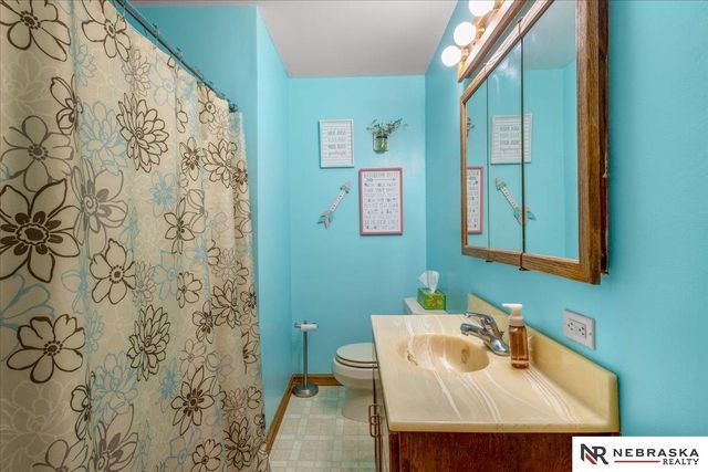 810 N Garden City Road, Fremont, NE 68025
