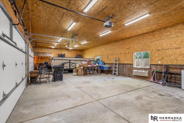 810 N Garden City Road, Fremont, NE 68025