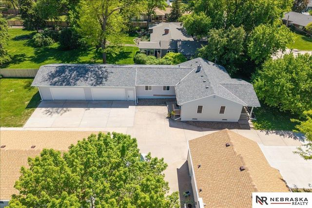 810 N Garden City Road, Fremont, NE 68025