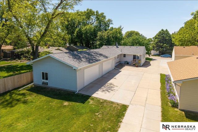 810 N Garden City Road, Fremont, NE 68025