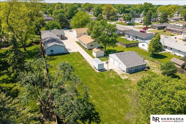 810 N Garden City Road, Fremont, NE 68025