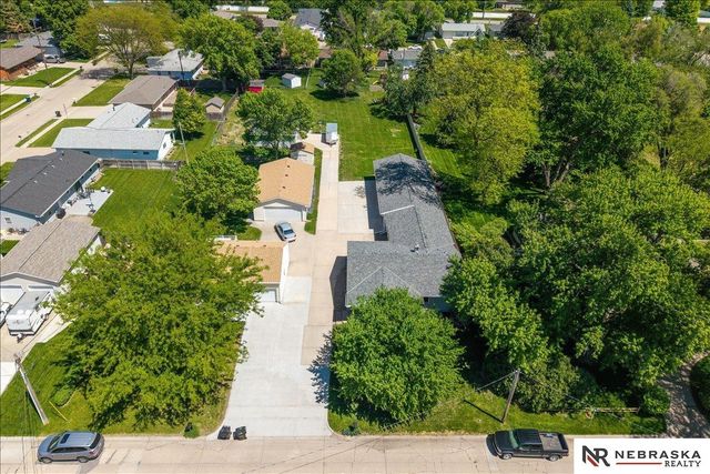 810 N Garden City Road, Fremont, NE 68025