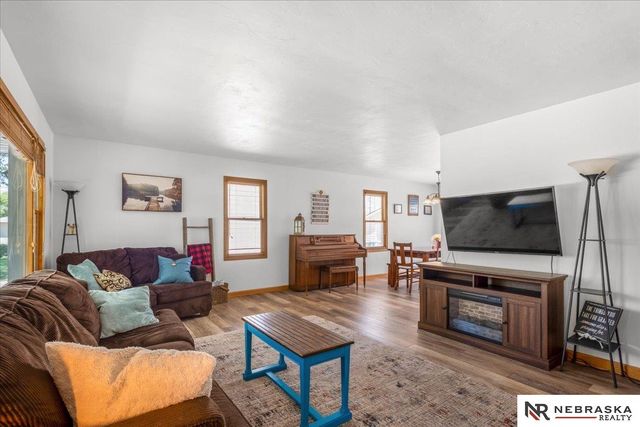810 N Garden City Road, Fremont, NE 68025