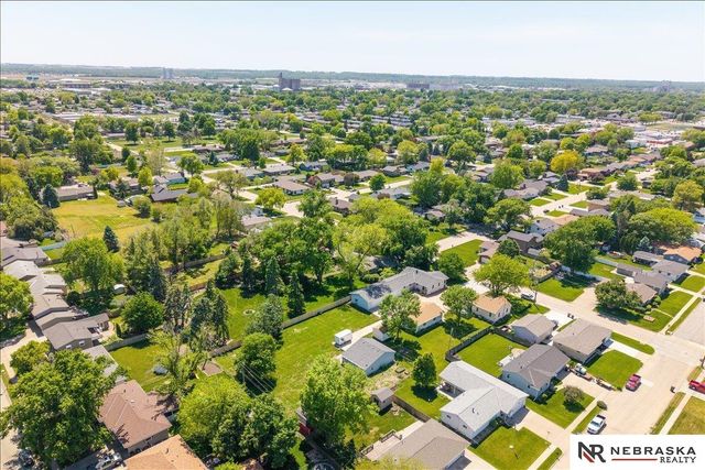810 N Garden City Road, Fremont, NE 68025