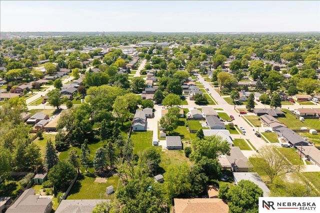 810 N Garden City Road, Fremont, NE 68025