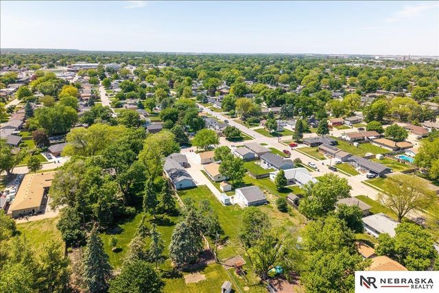 810 N Garden City Road, Fremont, NE 68025