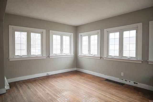 306 W Michigan Street, Rolling Prairie, IN 46371