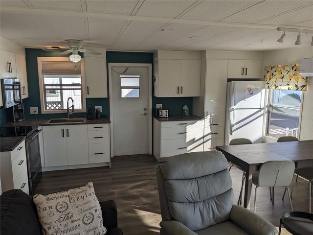 800 32ND AVENUE S 612, St Petersburg, FL 33705