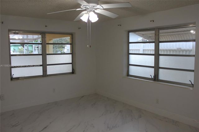 971 E 18th St, Hialeah, FL 33013