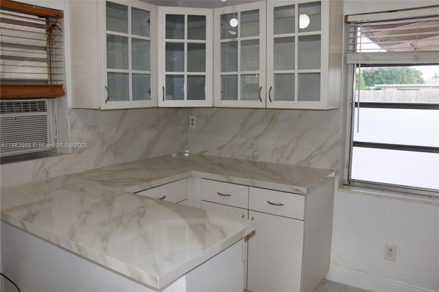 971 E 18th St, Hialeah, FL 33013