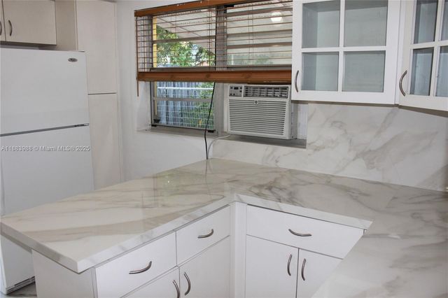 971 E 18th St, Hialeah, FL 33013