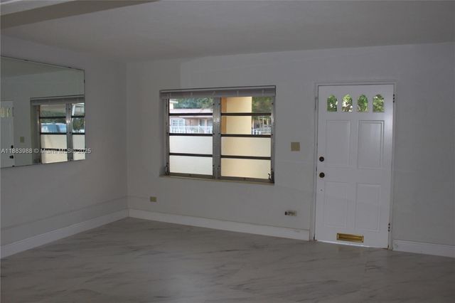 971 E 18th St, Hialeah, FL 33013