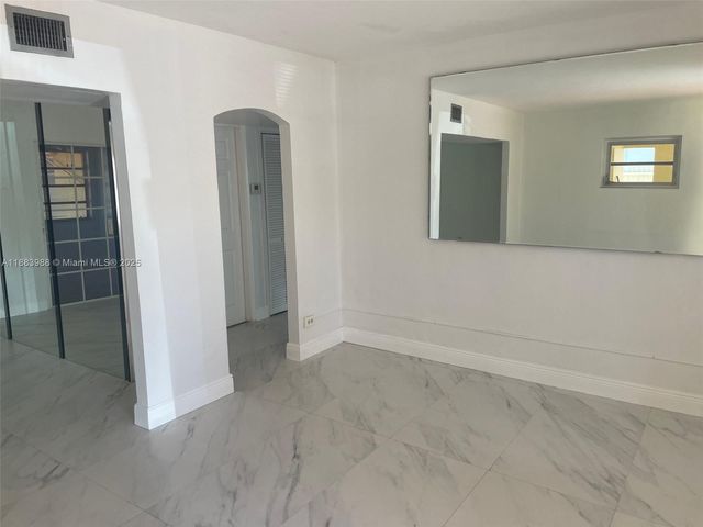 971 E 18th St, Hialeah, FL 33013
