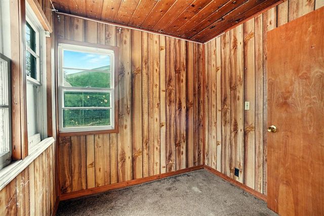 1504 Sunview Street, Muskegon, MI 49445