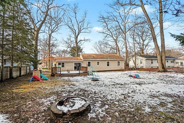 1504 Sunview Street, Muskegon, MI 49445