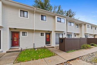 11 Woodland Avenue APT E, Bloomfield, CT 06002