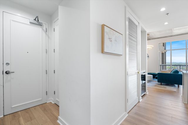 1510 Demonbreun St Apt 807, Nashville, TN 37203