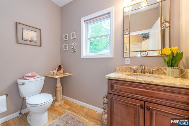 88 Mathews Avenue, Riverdale Borough, NJ 07457