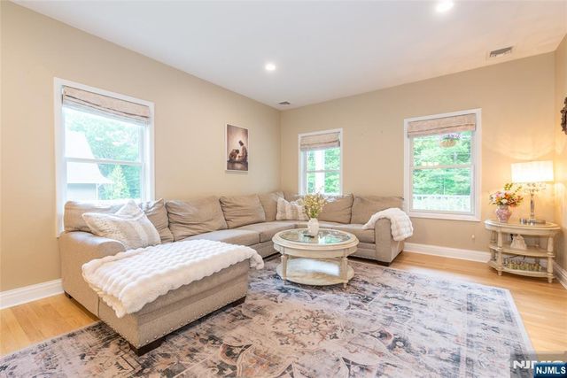 88 Mathews Avenue, Riverdale Borough, NJ 07457