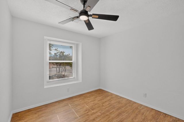 541 7th Avenue NE, Rio Rancho, NM 87124