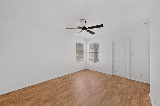 541 7th Avenue NE, Rio Rancho, NM 87124