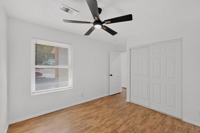 541 7th Avenue NE, Rio Rancho, NM 87124